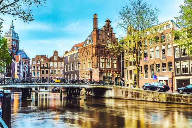 Autobuska linija: Beograd, Venlo, Ajndhoven, Tilburg, Breda, Roterdam, Utreht i Amsterdam