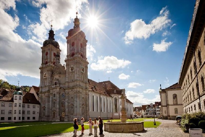 Autobuska linija: Beograd, Novi Sad – St Galen, Cirih, Bern, Lozana, Ženeva, Lion